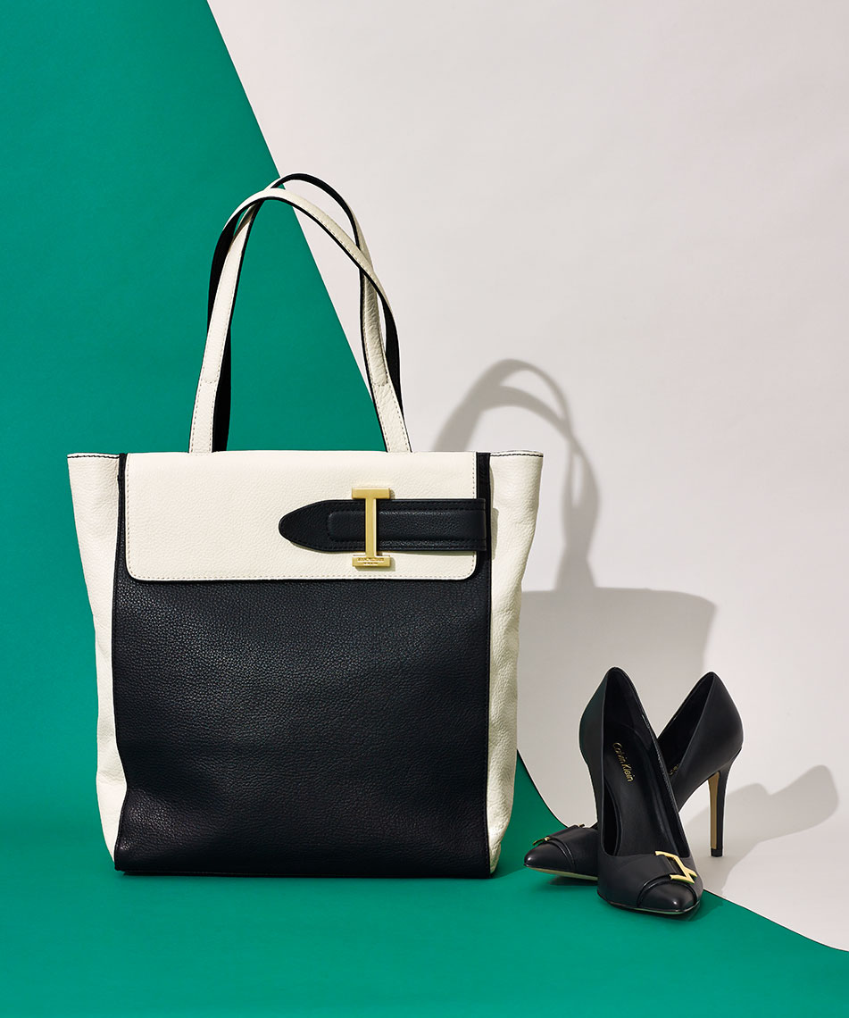 tote_on_green_f